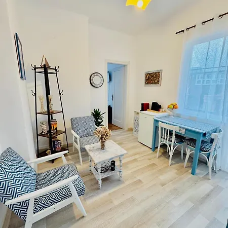 Apartman синьо лято *